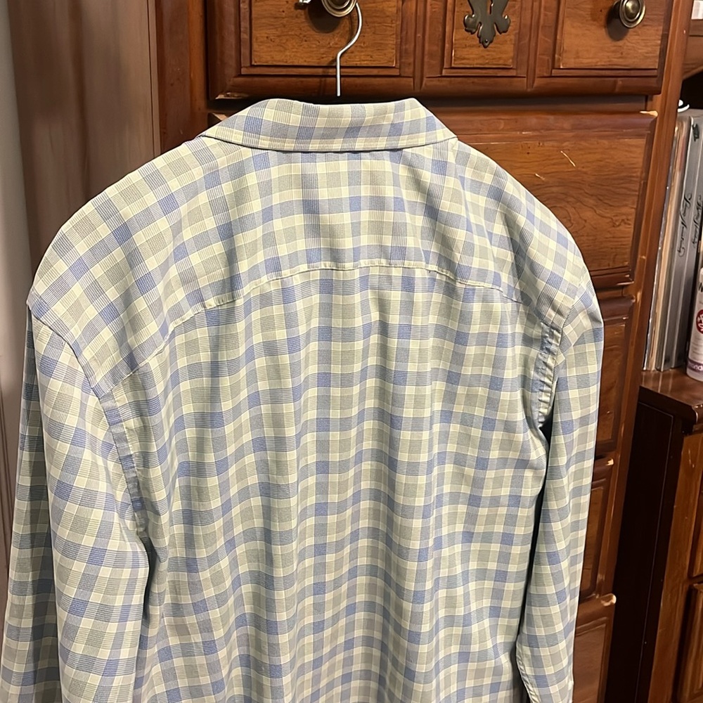 Untuckit Button Down Shirt - Picture 4 of 5